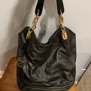 Authentic Michael kors bag! Super cute for daily use